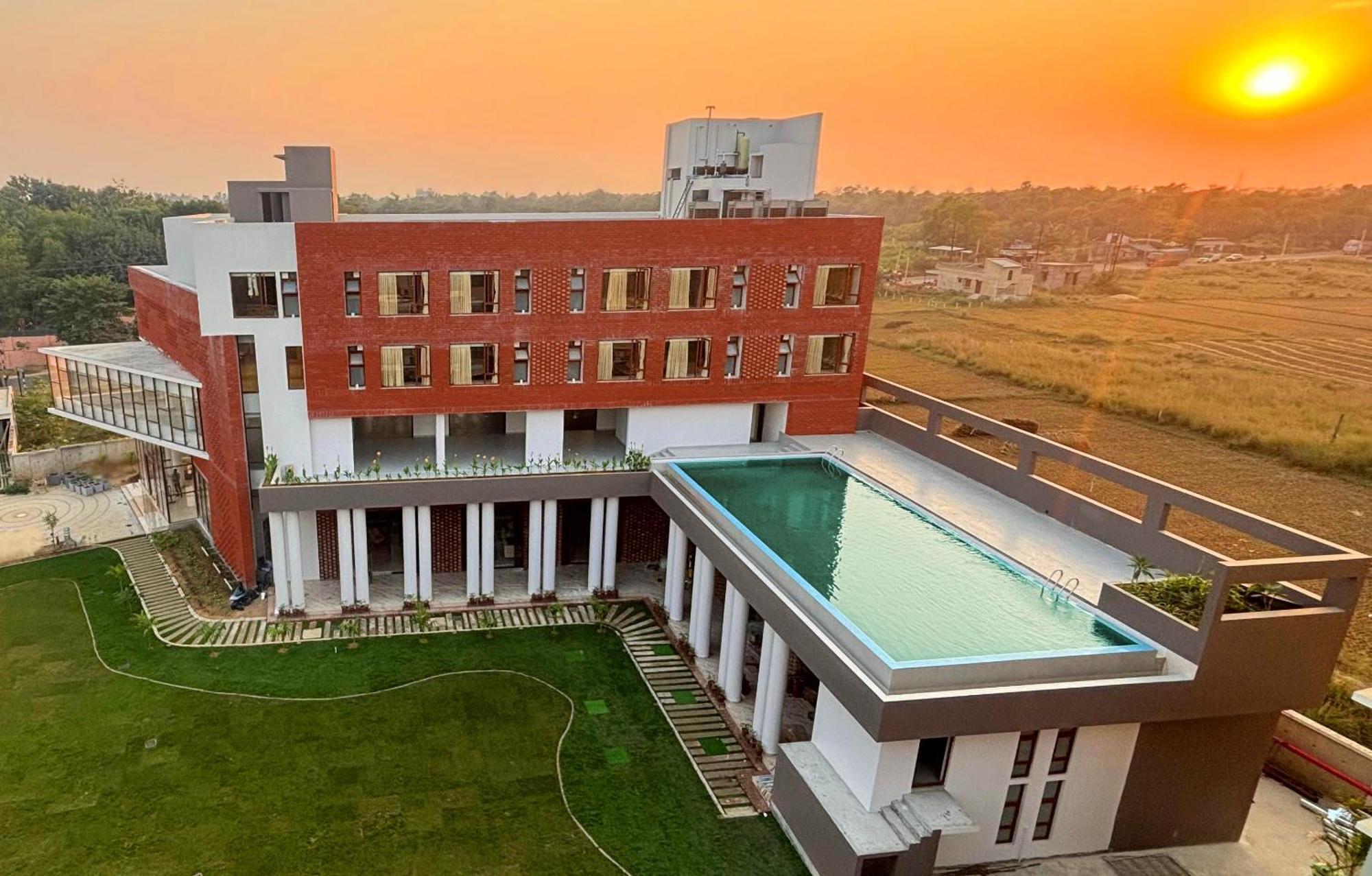 The Pearl Club Resort Shantiniketan Bagian luar foto