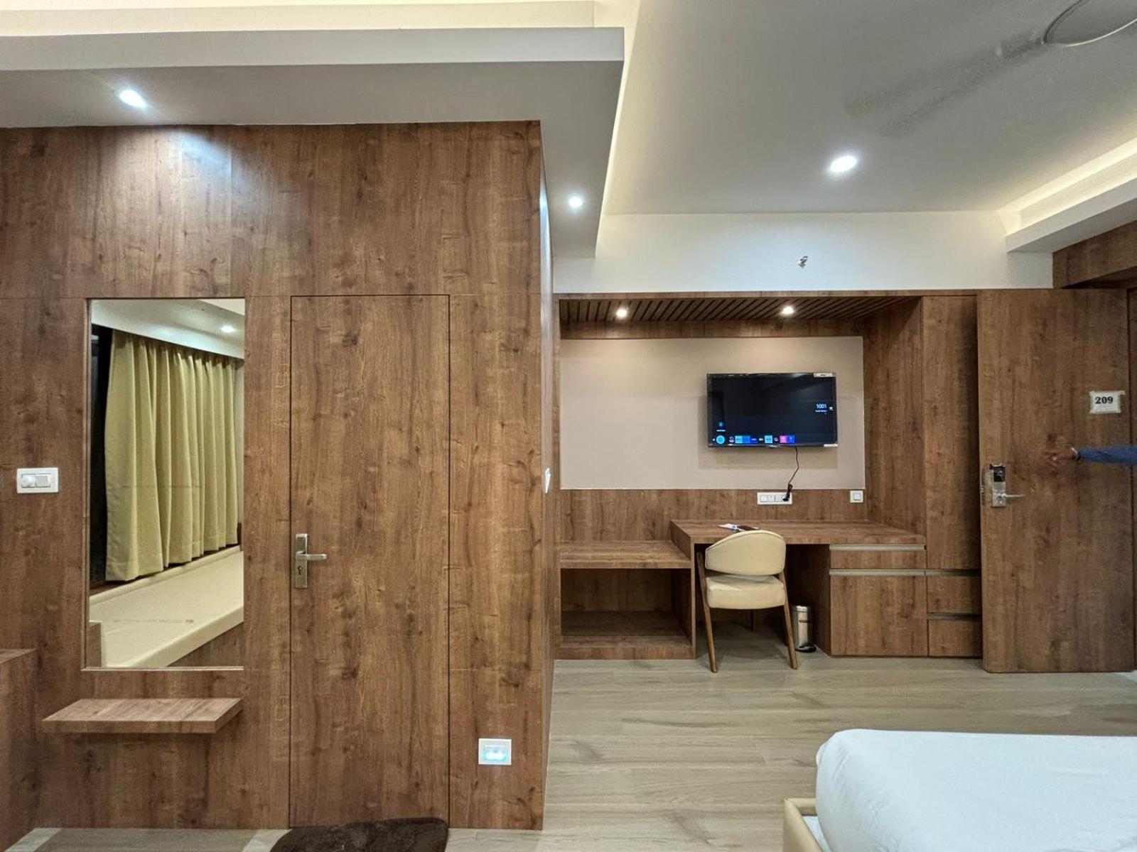 The Pearl Club Resort Shantiniketan Bagian luar foto