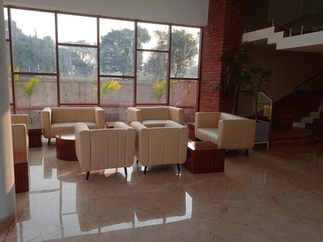 The Pearl Club Resort Shantiniketan Bagian luar foto