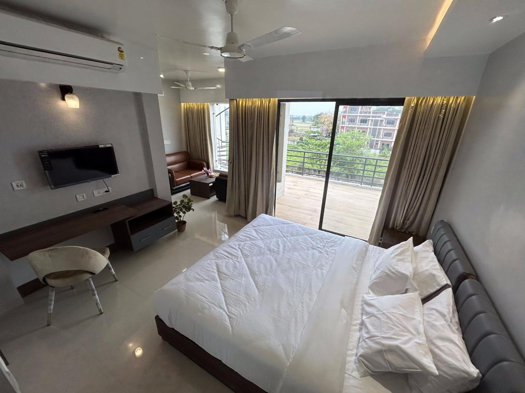 The Pearl Club Resort Shantiniketan Bagian luar foto